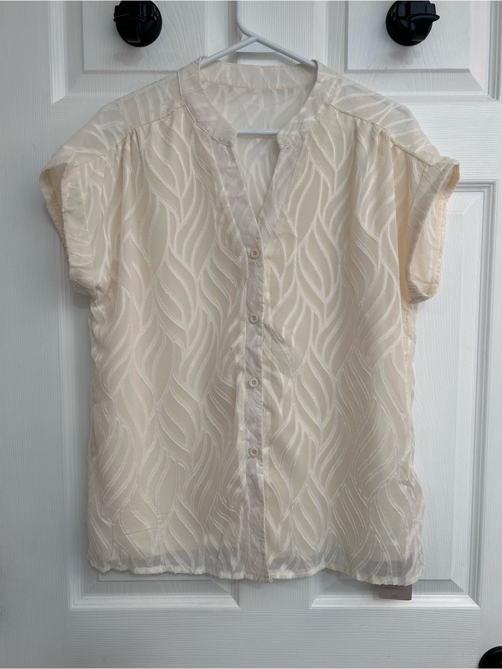 Cream Short-Sleeve Button Front Blouse with Subtle Wave Texture